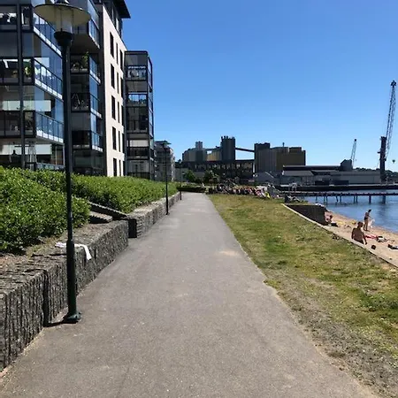Sjonaer Leilighet Med Gangavstand Til Strand I Larvik Apartamento Larvik