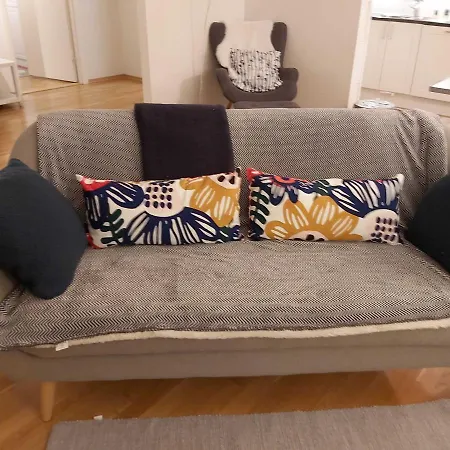 Sjonaer Leilighet Med Gangavstand Til Strand I Larvik Apartamento *